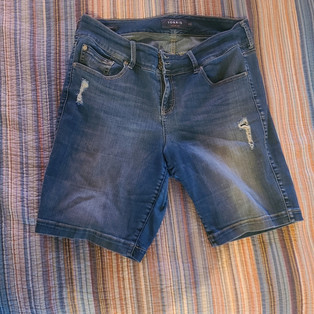 Torrid Bermuda shorts size 18